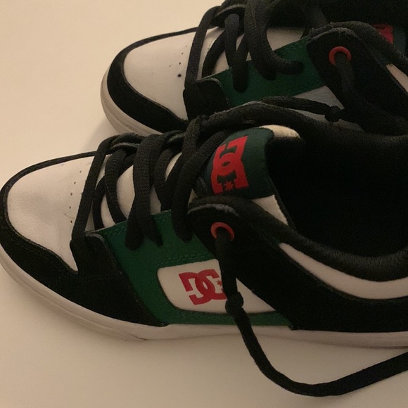 Size 3 dc skate shoes - Picture 2 of 3